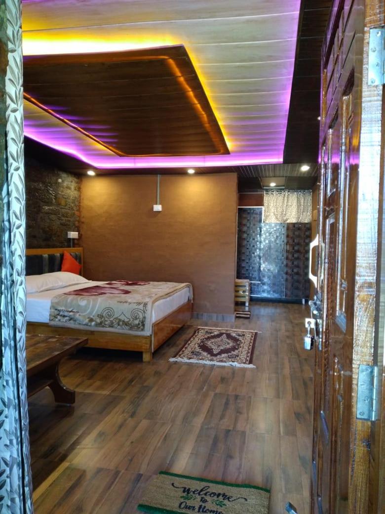 Homestay Nature Villaas Basa Pauri