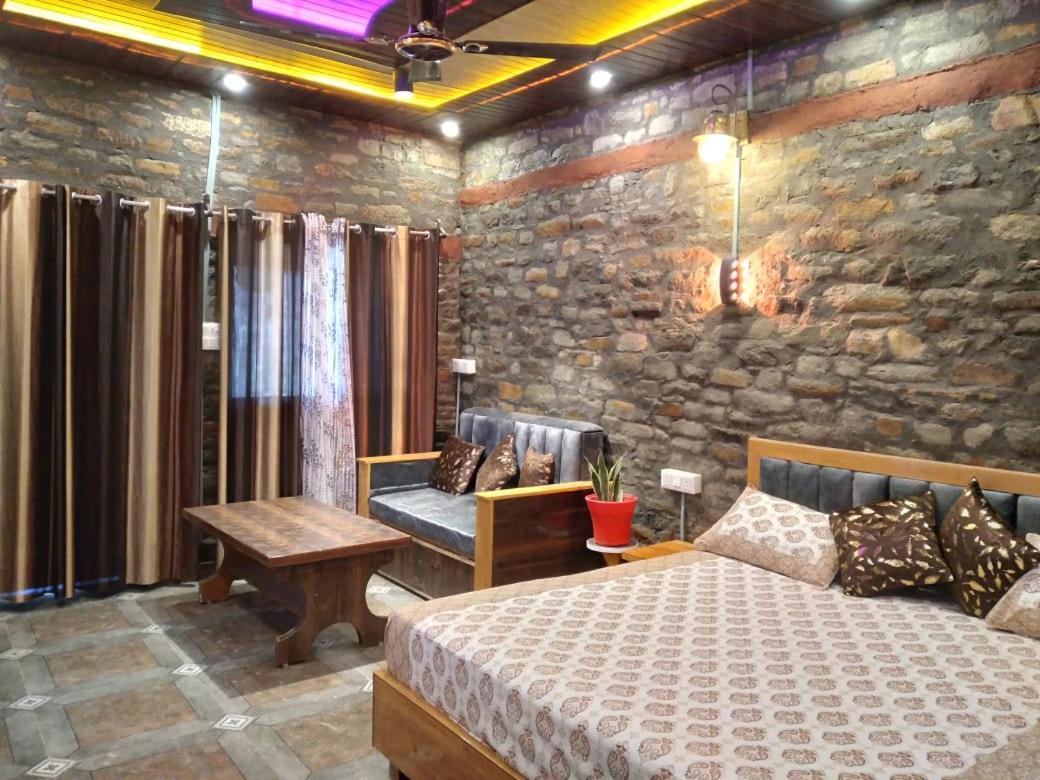 Nature Villaas Basa Homestay Pauri