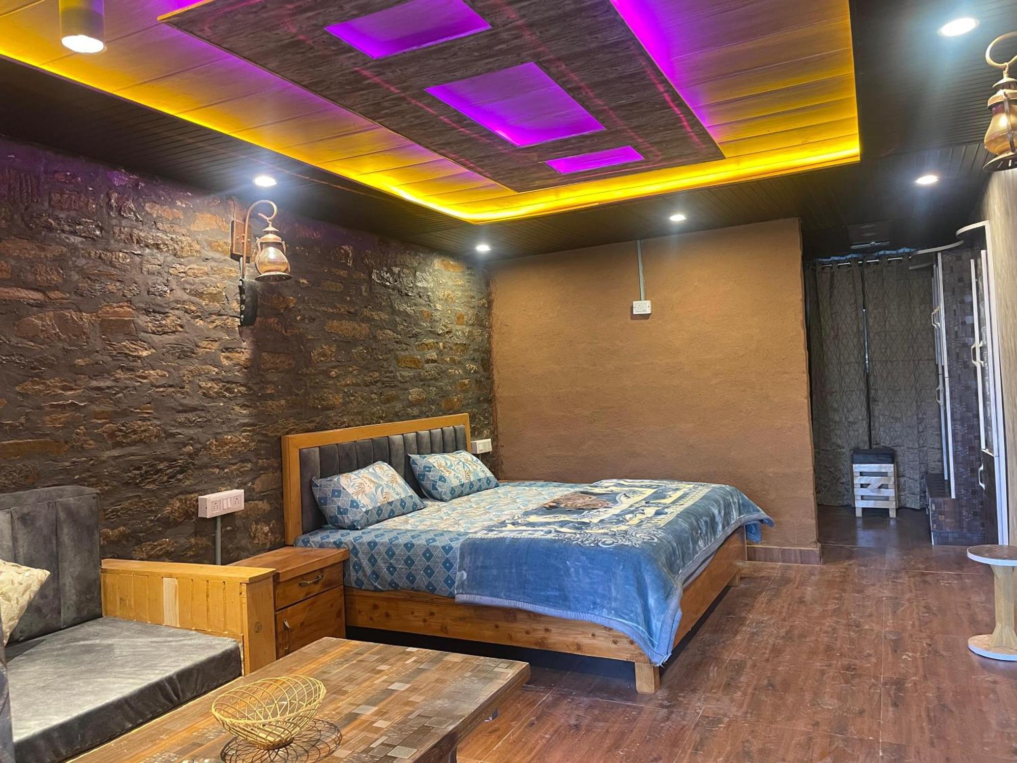 Homestay Nature Villaas Basa Pauri